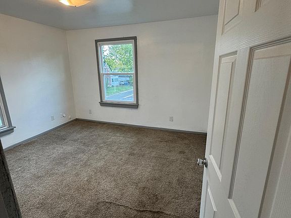 3rd image of 223 W 29th St #225