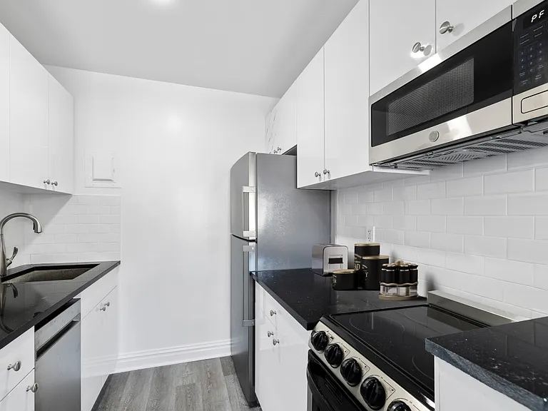 50 W 34th St #7A10 — Photo 5