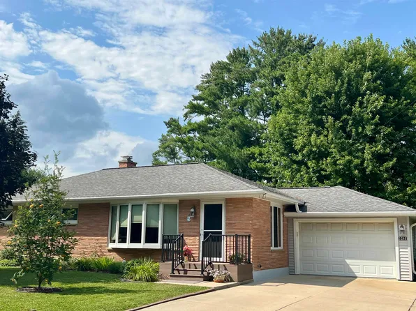 1240 Oak St, Plain, WI 53577