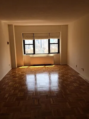 Rented by RELO REDAC INC. | media 17