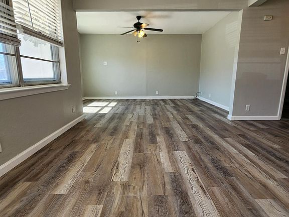 3rd image of 2626 Linda Dr