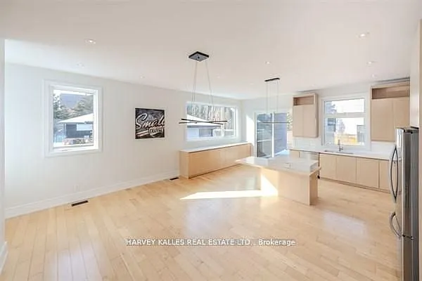 3279 Lakeshore Rd — Photo 21