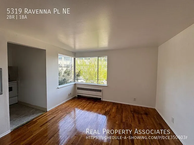 5319 Ravenna Pl NE — Photo 2