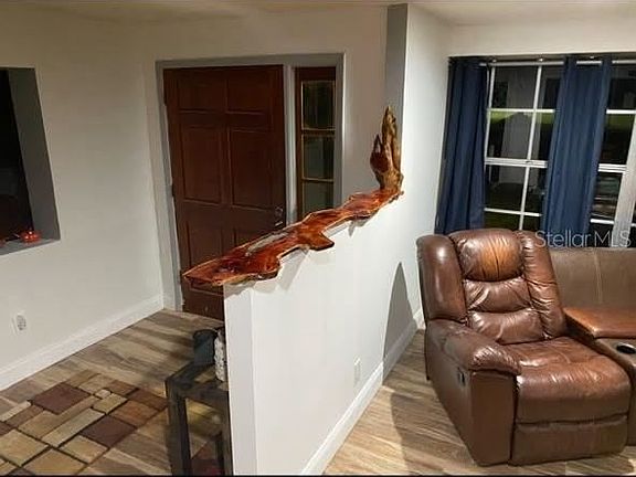 5th image of 37 Parkwood Pl