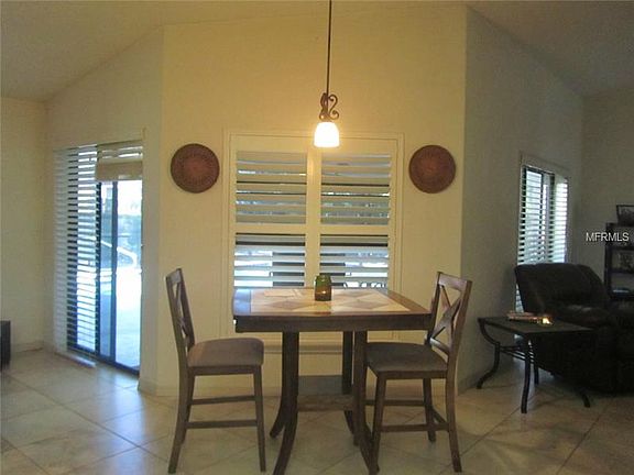 5th image of 1009 Rosetree Ln