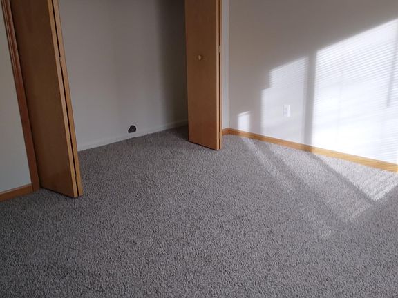 3rd image of 30300 Wedgewood Cir