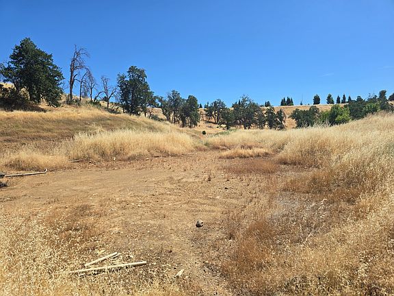 3rd image of 2850 Fantenell Dr