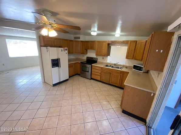 3906 S Desert Spring Dr, Tucson, AZ 85730