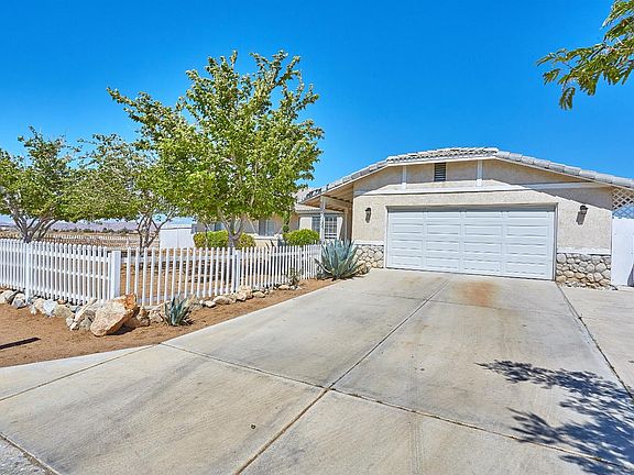 3rd image of 11687 Blackhawk Ct