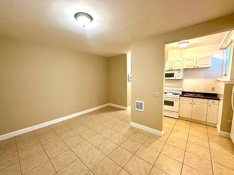 2409 College Ave — Photo 26