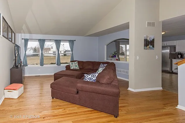 2115 Victoria Lakes Dr photo 1