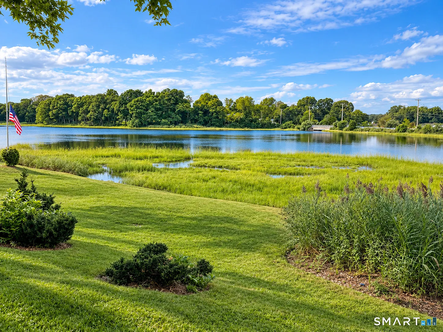 4 bed, 1.0 bath, 1324 sqft, $3,200 — Photo 2