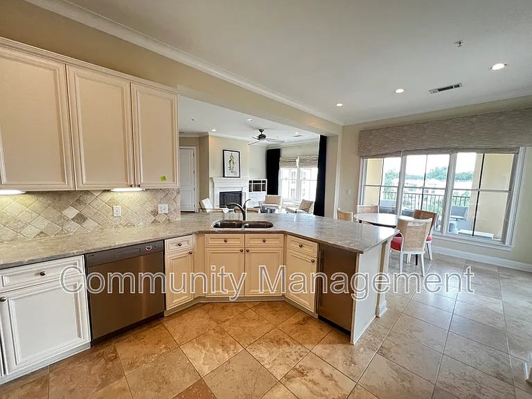 998 Stanford Ave #518 — Photo 6