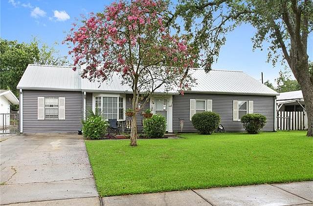 1st image of 537 Oak Allee Dr