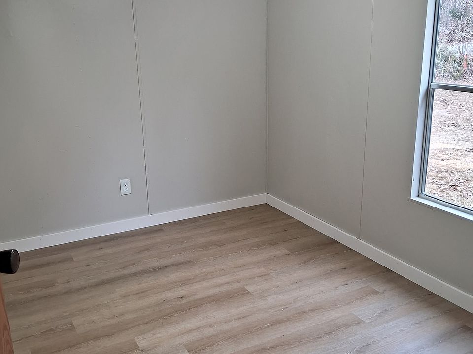 2nd image of 305 McCoy Rd