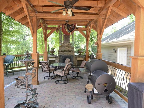 4th image of 132 Jamestown Dr