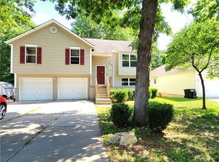 17905 Hidden Valley Rd, Independence, MO 64057