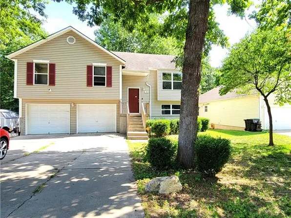 17905 Hidden Valley Rd, Independence, MO 64057