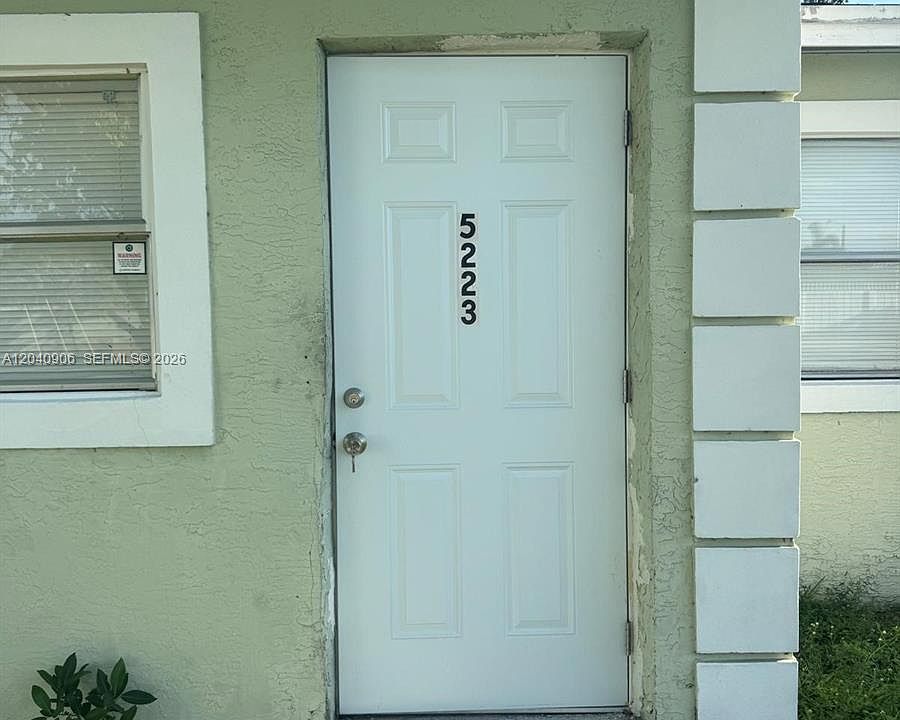 1st image of 5223 SW 25th St