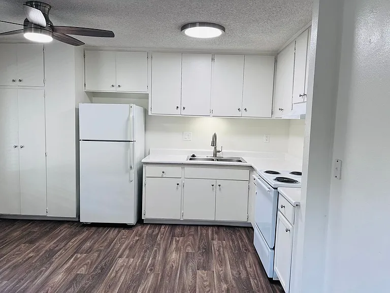 Oak Valley Apartments — Photo 48