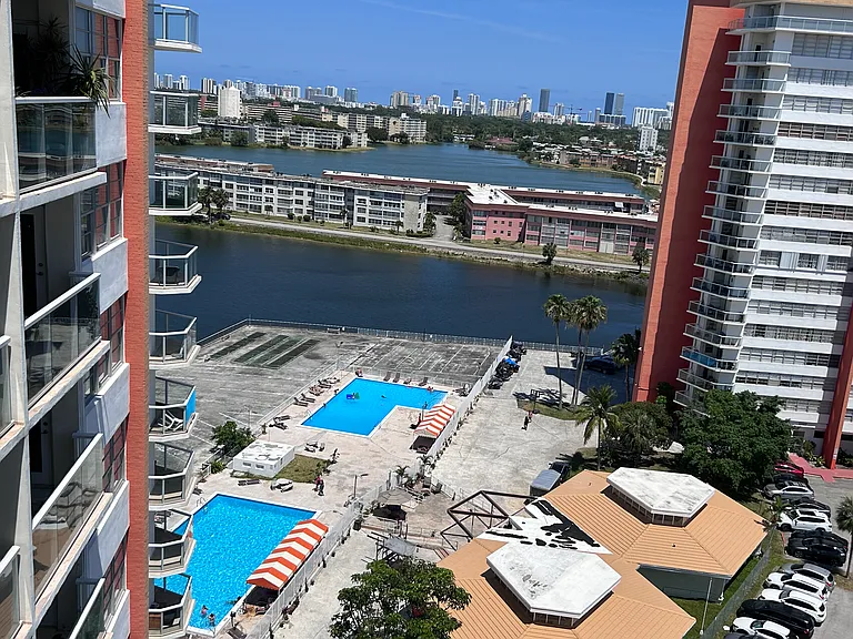 1301 Miami Gardens Dr #1421W — Photo 27