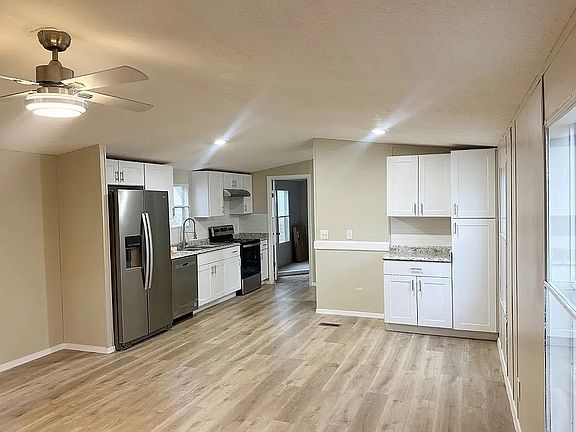 5th image of 222 Nacona Ct