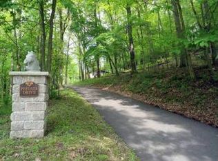 980 Pearce Mill Rd, Wexford, PA 15090