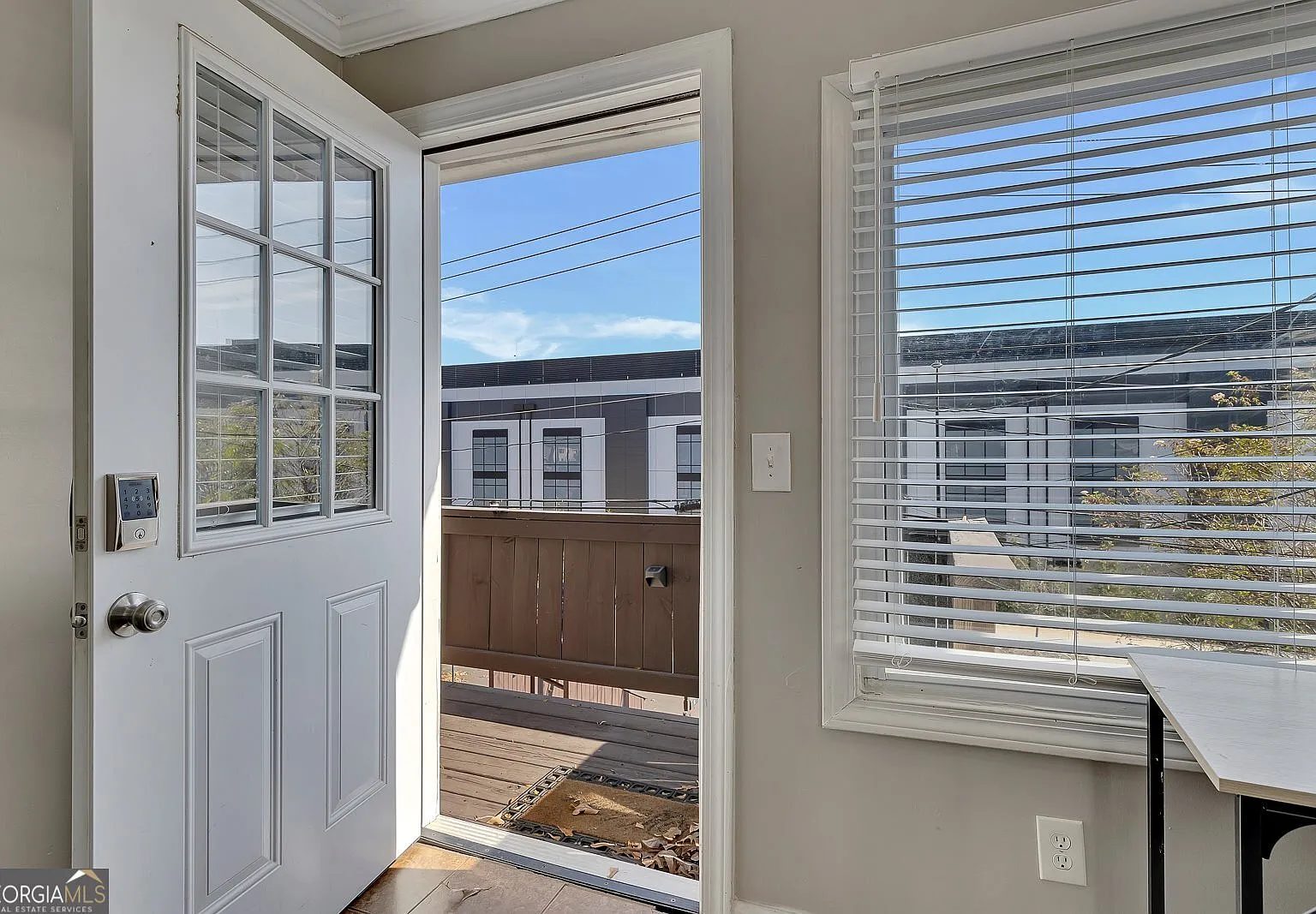 2 bed, 1.0 bath, 1740 sqft, $1,650 — Photo 3