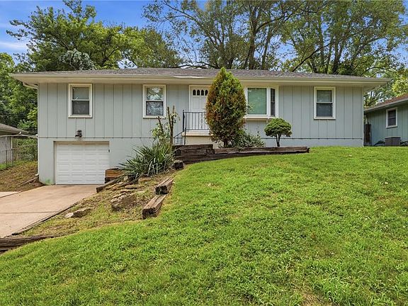 3rd image of 11016 Herrick Ave