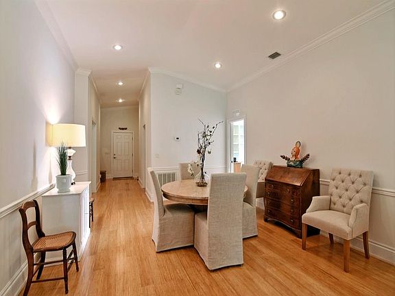 3rd image of 1067 S 13th Sq