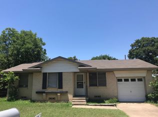 1910 Mercedes Rd, Denton, TX 76205