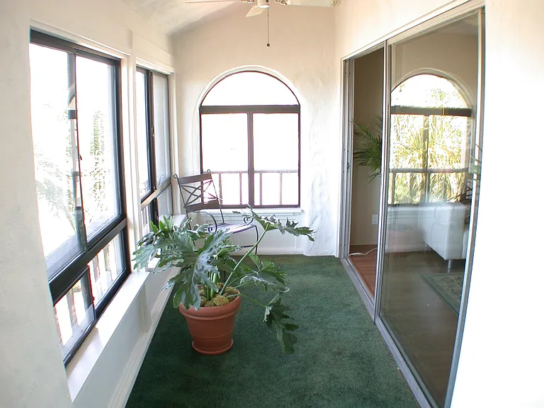 2514 Clairemont Dr #305 — Photo 16