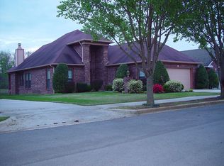 118 Paddington Grn SW, Huntsville, AL 35824
