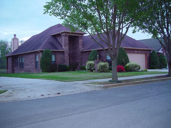 118 Paddington Grn SW, Huntsville, AL 35824