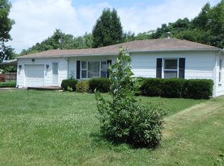 223 Parkway Dr, Belleville, IL 62226