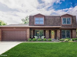1014 Whirlaway Ave, Naperville, IL 60540