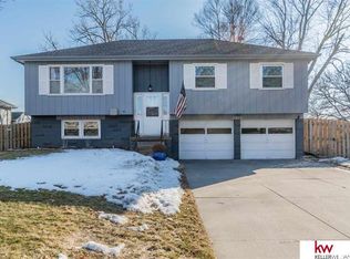 2213 Joyce Cir, Bellevue, NE 68005