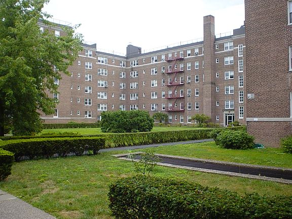 3rd image of 5410 Netherland Ave APT A41
