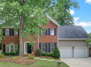 207 Mayflower Dr, Greensboro, NC 27403