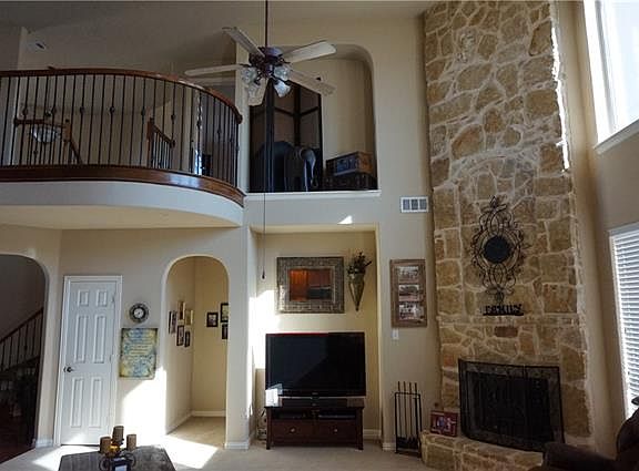 3rd image of 200 Kilkenny Ct