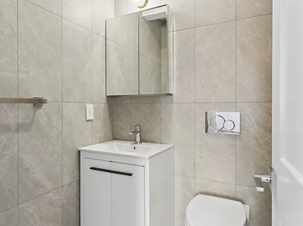 40-05 Ithaca Street image 7 of 8