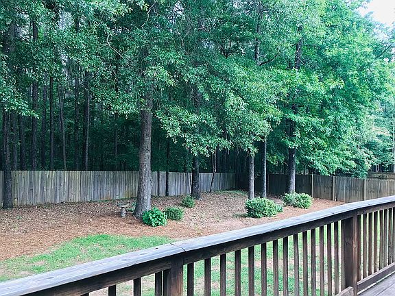 5th image of 552 Edgefield Way