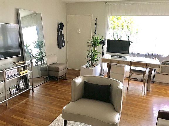 2nd image of 1427 N Fuller Ave APT 6