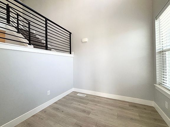 3rd image of 13959 Silver Peak Ln