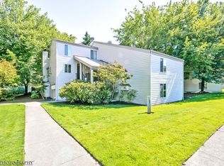 10132 SW Trapper Ter, Beaverton, OR 97008