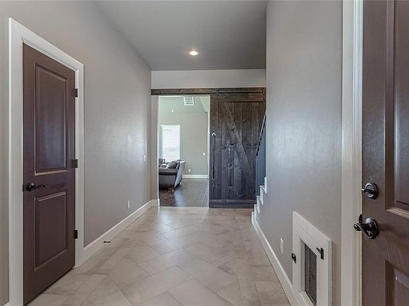 5th image of 8101 SW 107th St