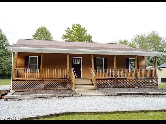 2nd image of 935 Pine Tree Rd