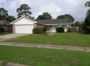 121 E Queens Dr, Slidell, LA 70458