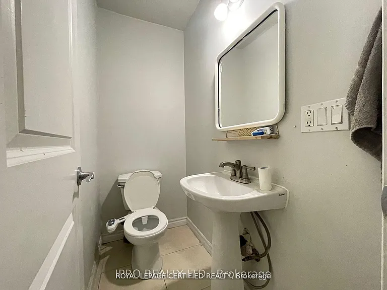 498 Daralea Hts #UPPER — Photo 8