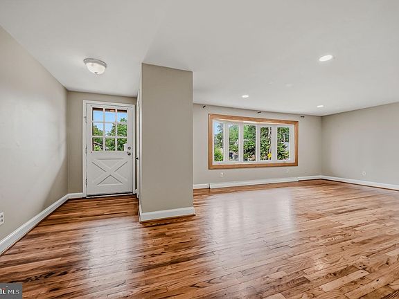 5th image of 8 Prospect Ave